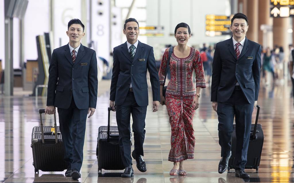 Singapore Airlines male and female crew