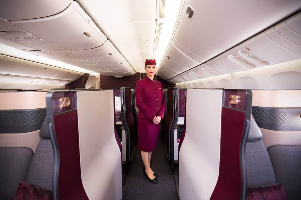 qatar airways female crew