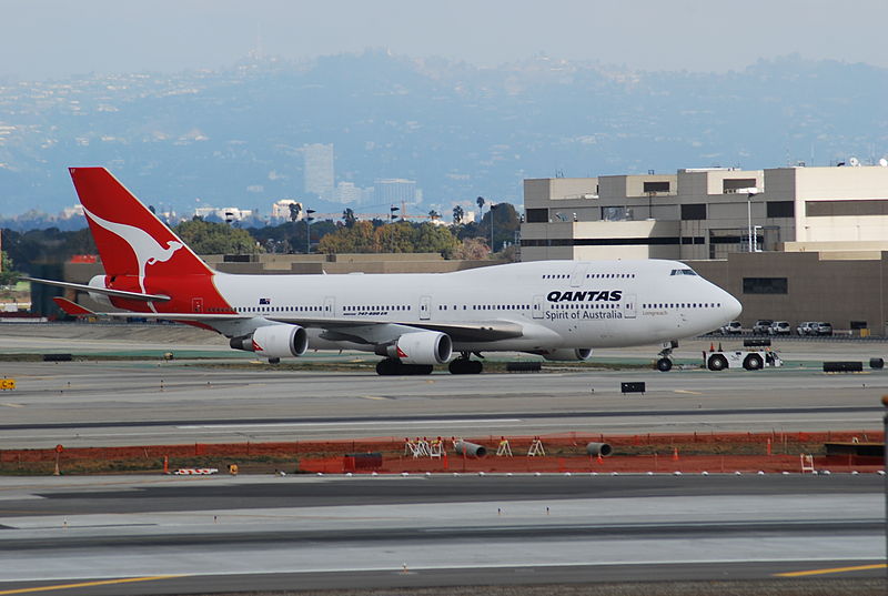 QANTAS AIRLINES