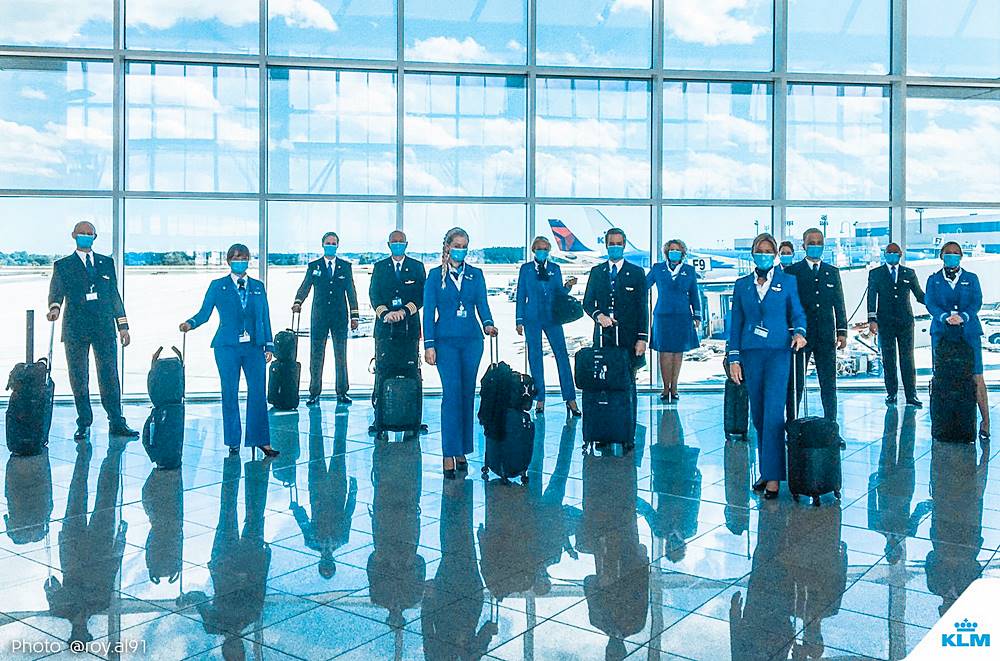 klm flight staff