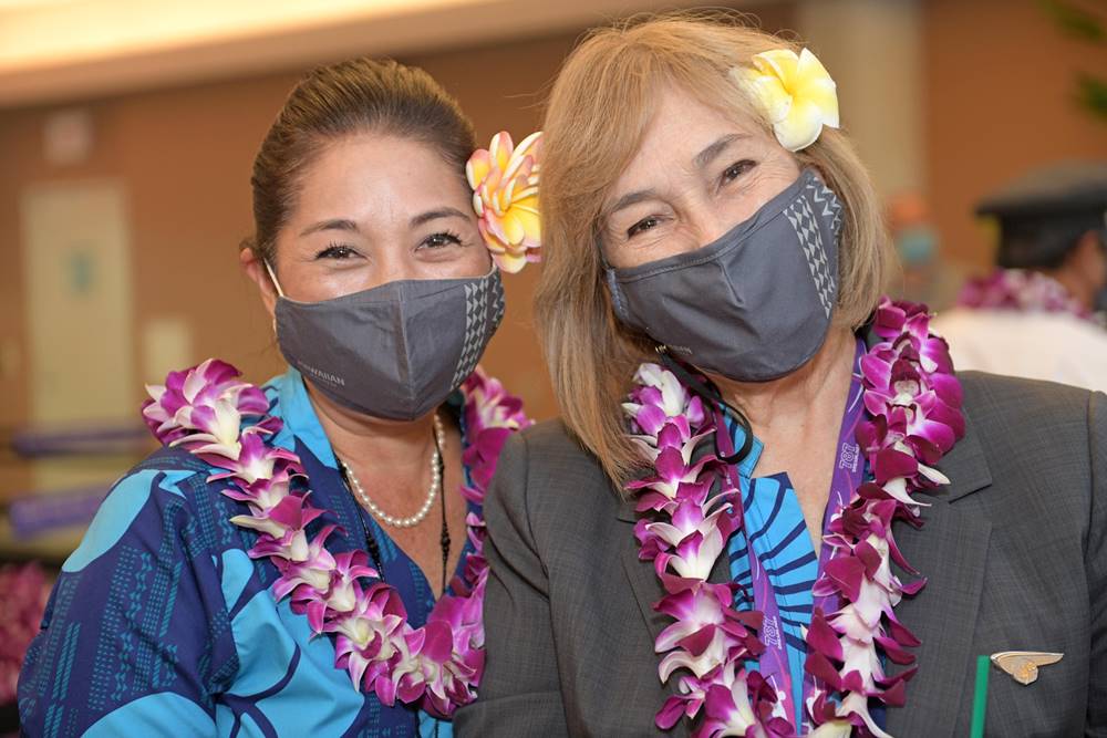 hawaiian air cabin crew