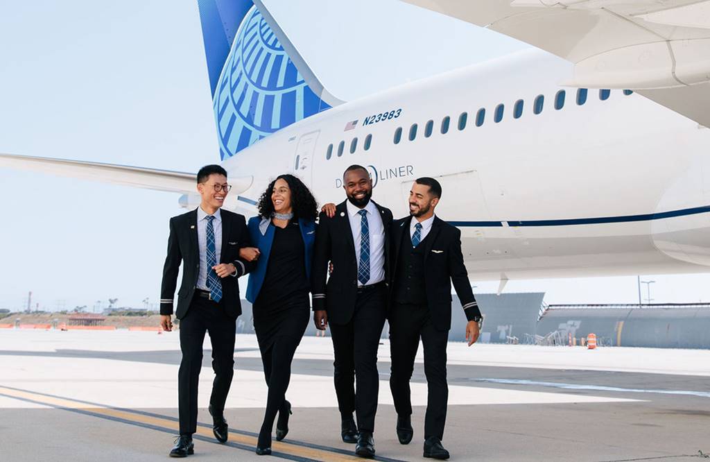 united airlines flight attendants working