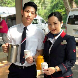 japan airlines male and female flight attendants