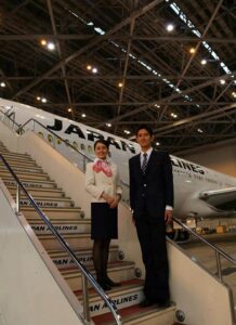 japan airlines male and female staff