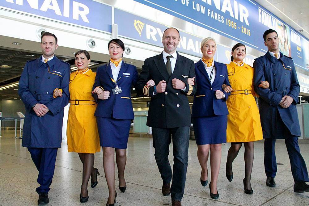 ryan air male and female crew with female pilot