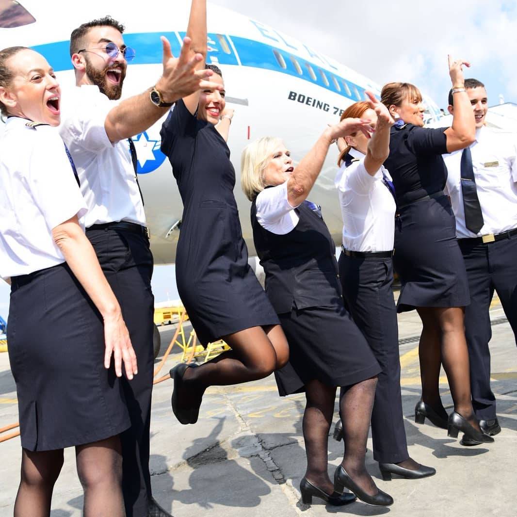 el al cabin crews happy