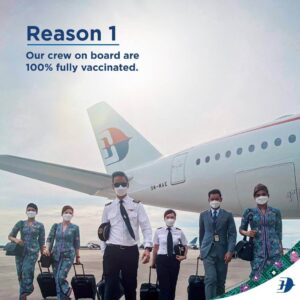 malaysia airline pilot with crew photomalaysia airline pilot with crew photo