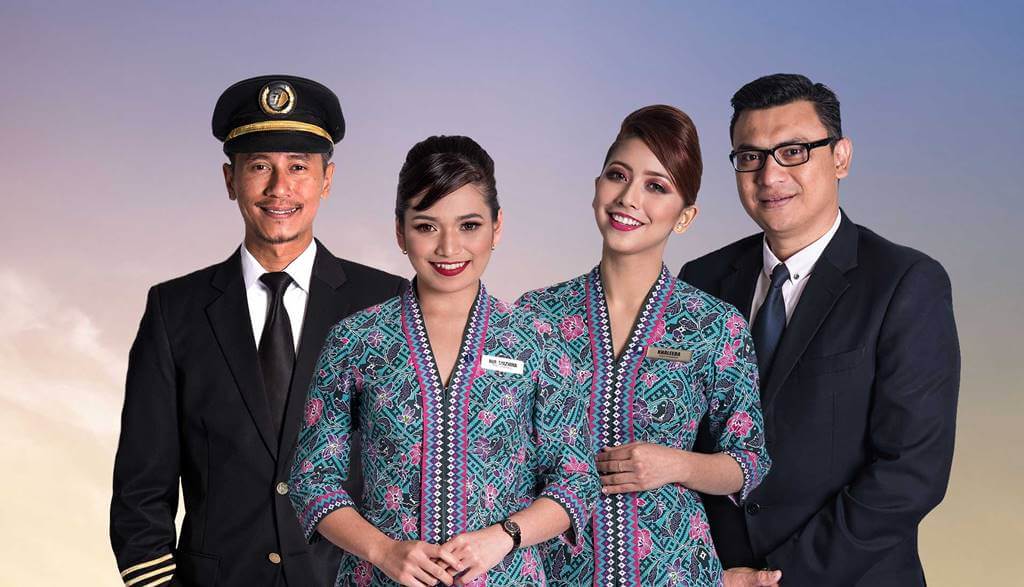 malaysia airlines pilot with cabin crew