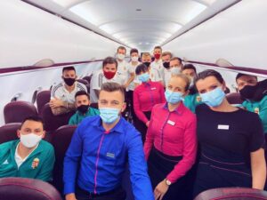 wizz air crew with masks