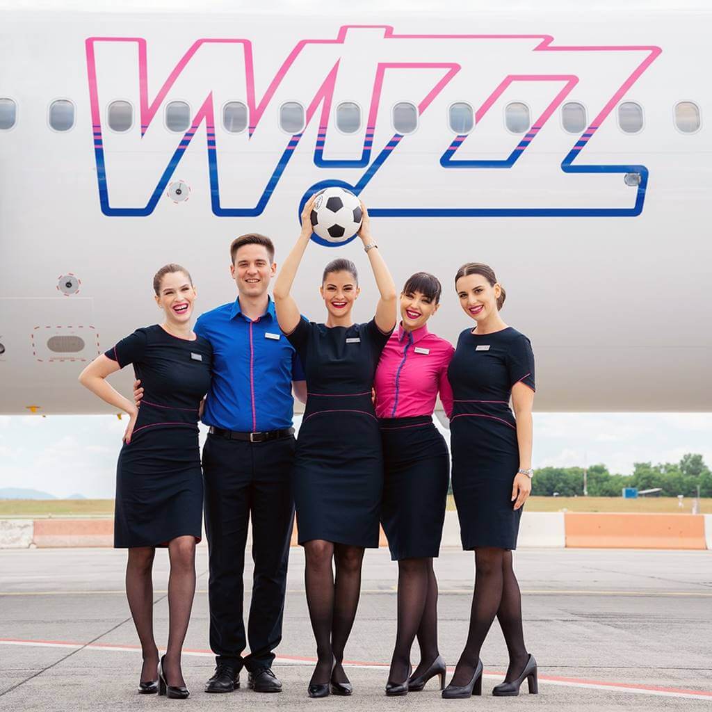 wizz air flight attendants uniform