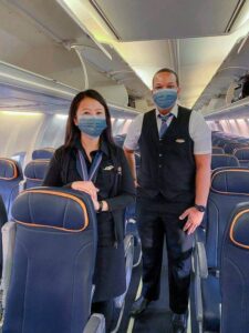 sun country male and female flight attendant
