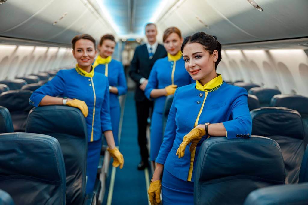 difference between cabin crew and flight attendant