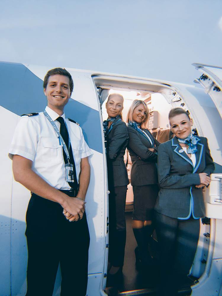 air dolomiti pilot and cabin crews