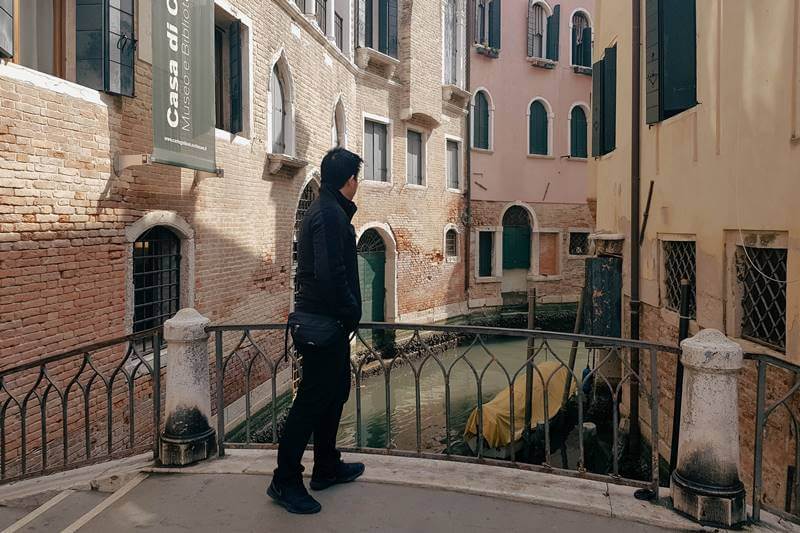 flight attendant in Venice Italy