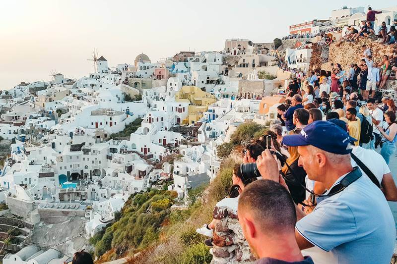 flight attendant in santorini