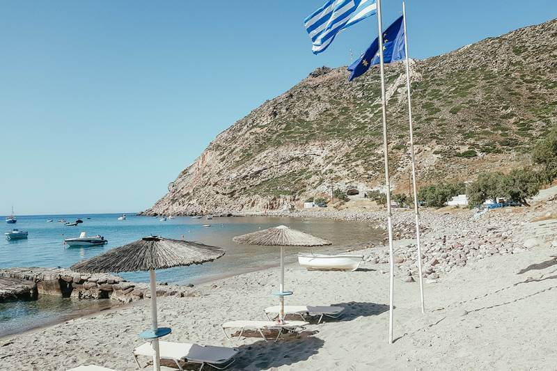 island hopping tour milos greece