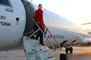 air nostrum female cabin crew winter coat