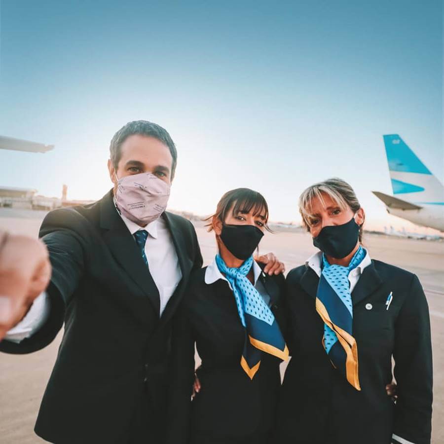 Aerolineas Argentinas flight attendant requirements