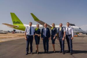 airbaltic staff with pilots