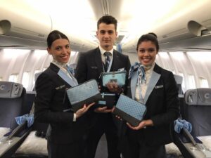 la compagnie male and female flight attendants