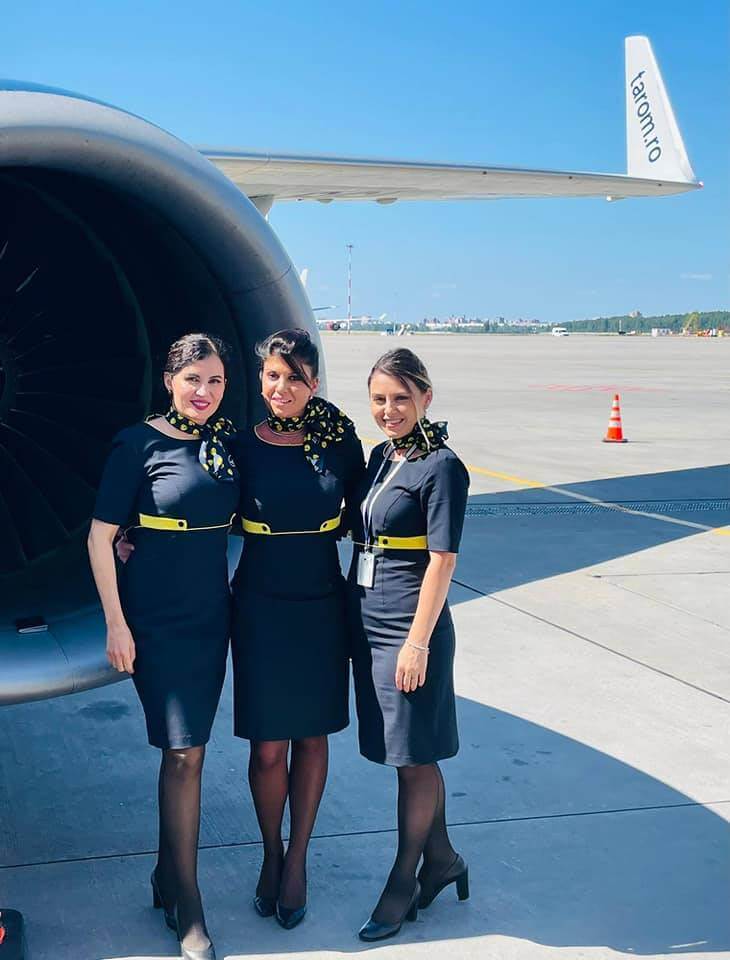 tarom flight attendants