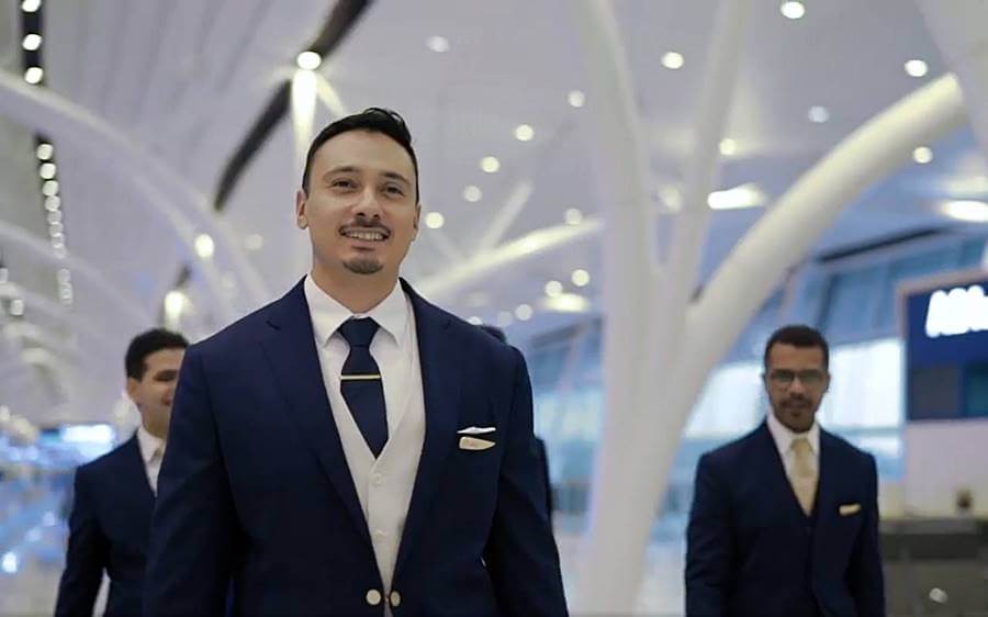 saudia airlines male flight attendant