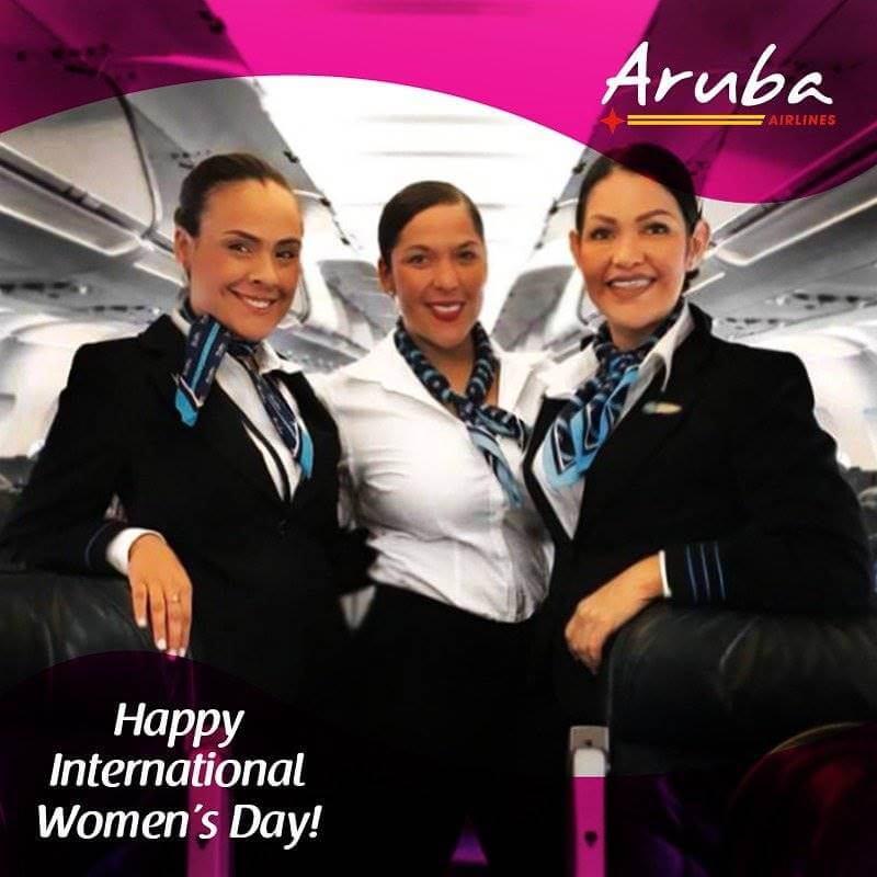 Aruba Airlines female flight attendants