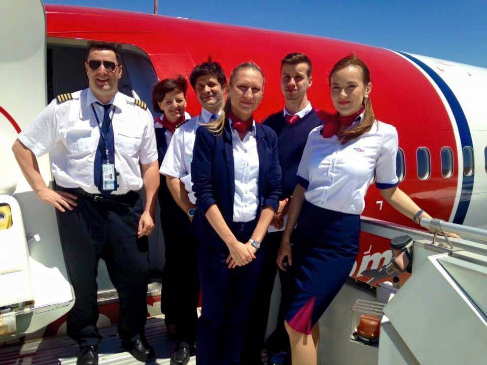 Go2Sky pilots and flight attendants steps