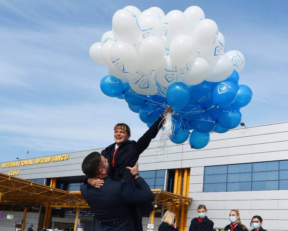 Blue Air flight attendant balloon