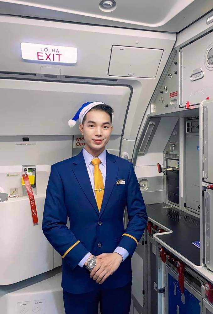 Pacific Airlines male flight attendant xmas