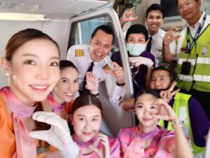Thai Smile Airways flight attendants and pilots selfie