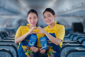 Vietravel Airlines flight attendants heart