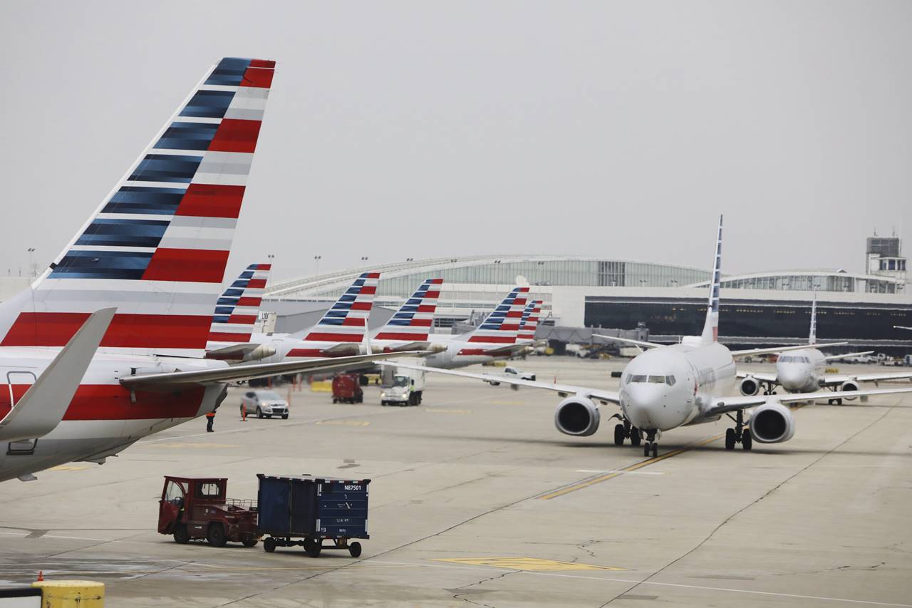 american airlines plane