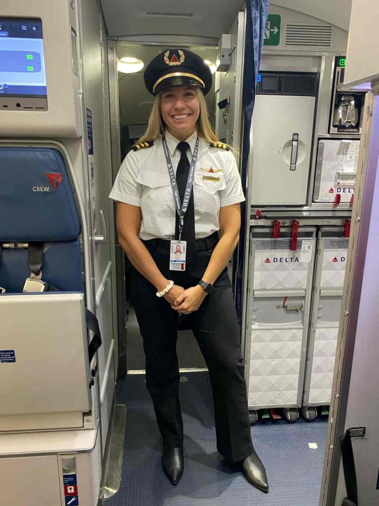 Delta Airlines Pilot Salary and Benefits Cabin Crew HQ