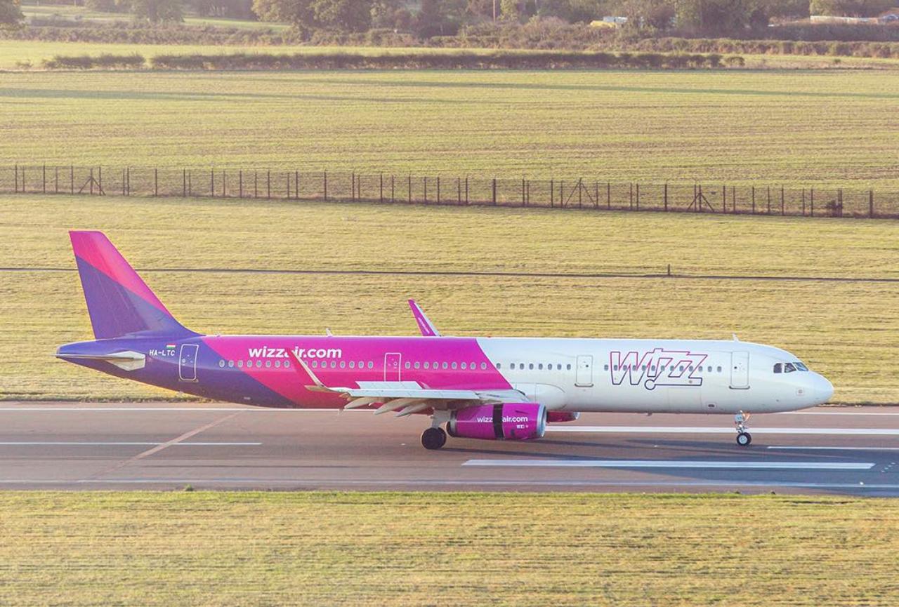 WizzAir for pilots and WizzAir Hub Locations for flight attendants